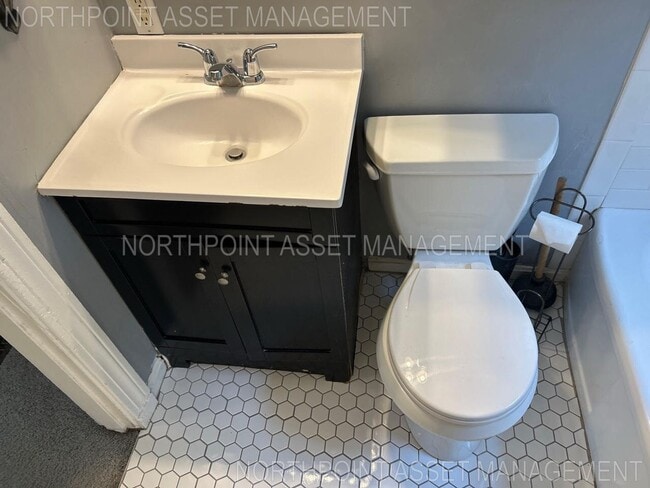 Photo - Cozy 4-Bedroom 1 Bath Home  in Peaceful Lo...