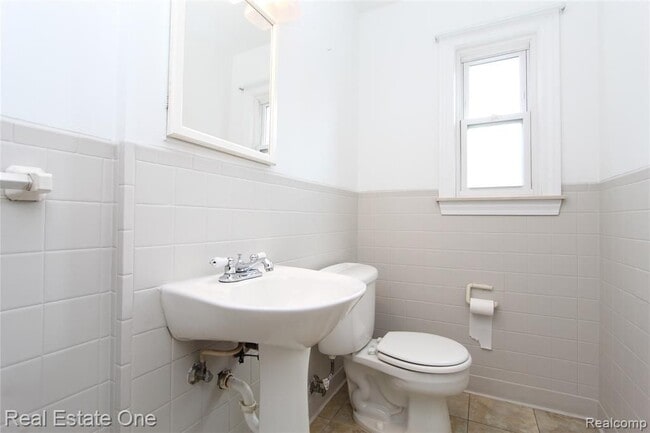 Photo - 1814 N Center St