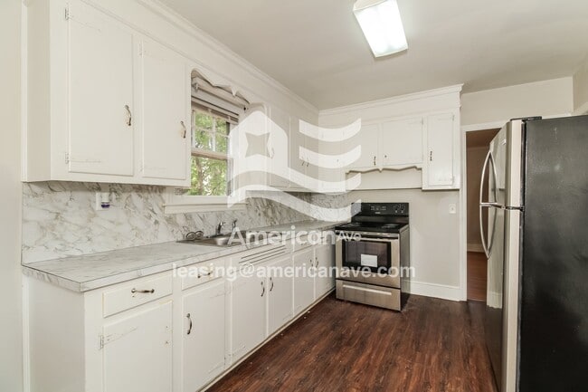 Photo - 3028 Dennis Dr