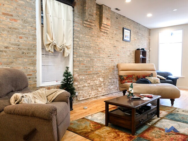 Photo - 2016 W Wabansia Ave Unit 1F