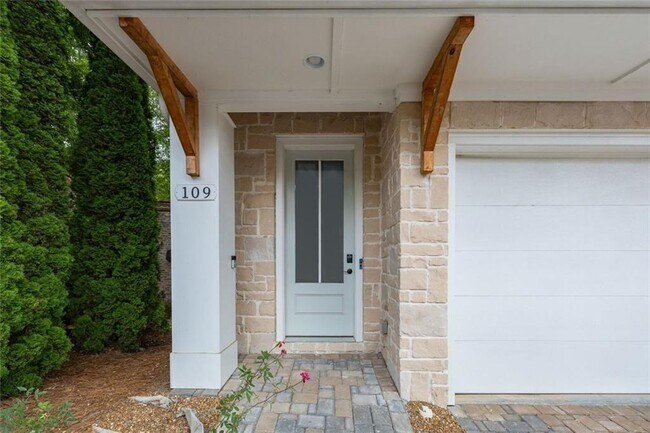 Photo - 109 Village Green Ave