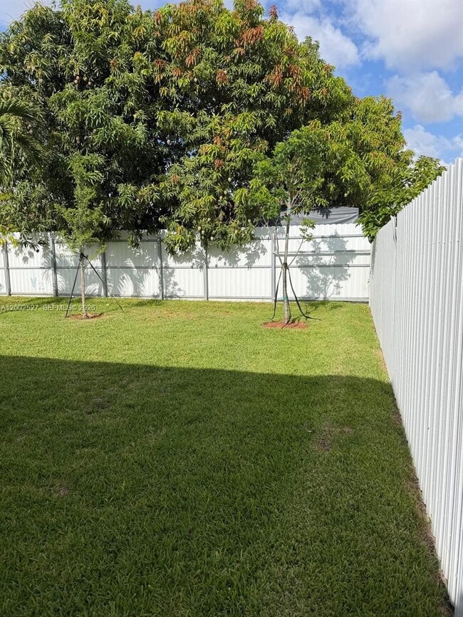 Photo - 831 SE 9th Ave