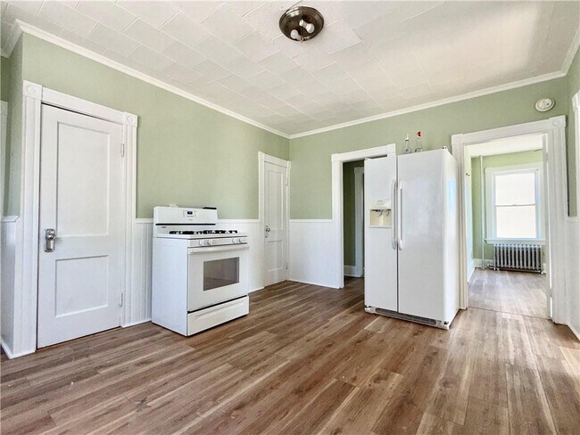 Photo - 550 Winter St Unit 1