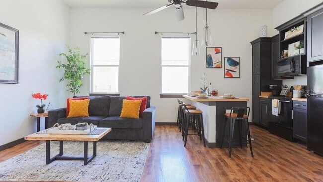 Photo - 2004 N Howard Ave Unit 203