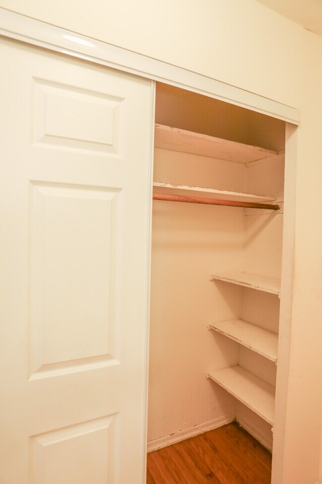 Photo - 1068 W Catalpa Ave Unit #201