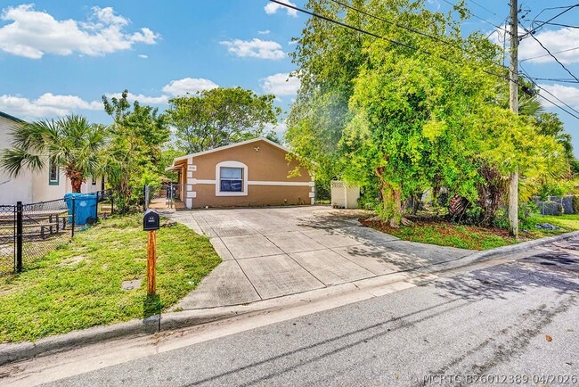 Photo - 336 NE 12th Ave