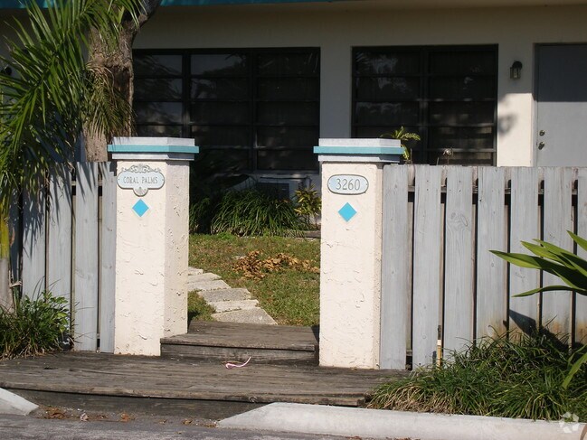 Photo - Oakland Pointe