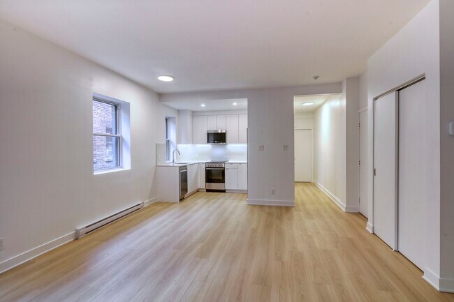 Photo - 3421 Rue Durocher Unit 304