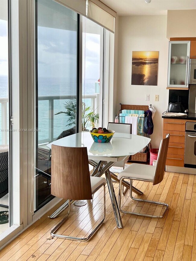 Building Photo - 6365 Collins Ave Unit 3609