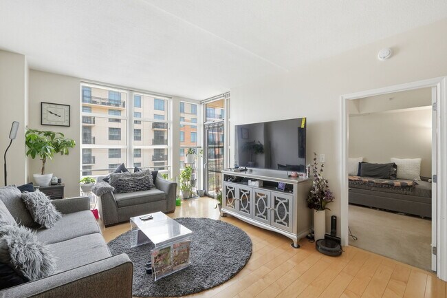 157 Fleet St Unit 908