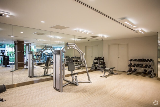 2200 Columbia Pike