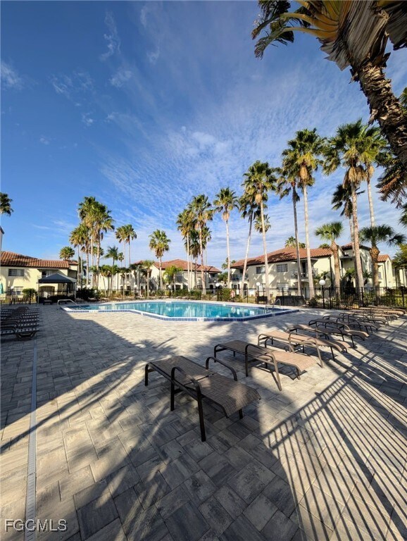 Photo - 3407 Winkler Ave Unidad 319