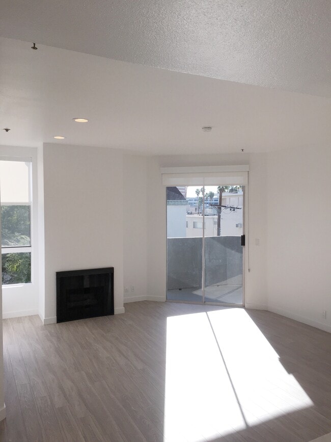 Building Photo - 8600 Burton Way Rental