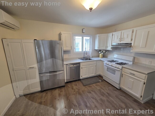 Building Photo - 26 Rogers Ave