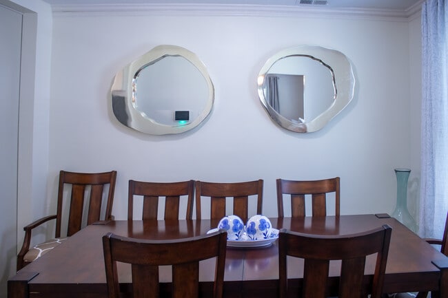 Photo - 2324 Oliver Ave