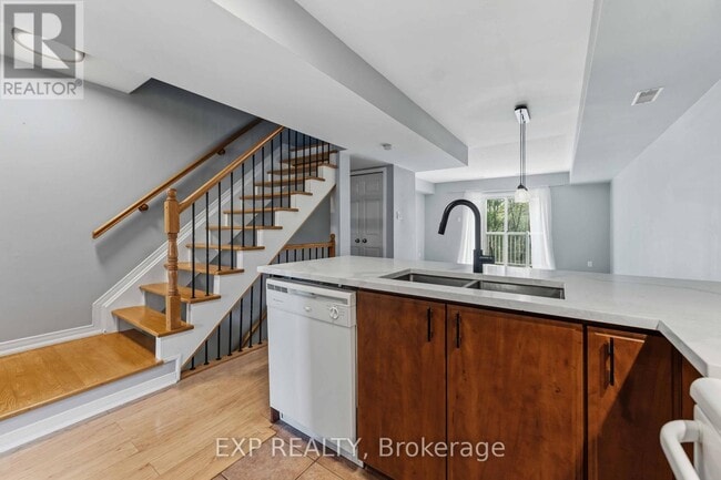Photo - 81 Strathaven Private