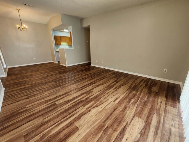 Photo - 8365 Country Walk Dr