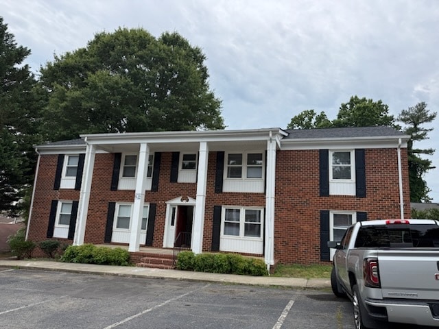 Building Photo - 500 N Church St Unit 2 Bedrooms