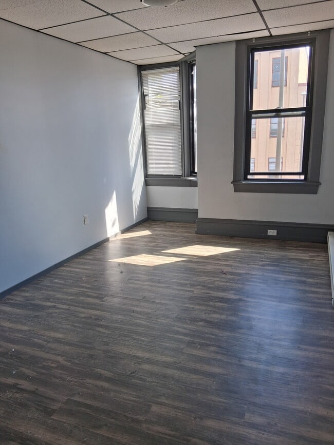 Photo - 305 Penn St Unidad 4