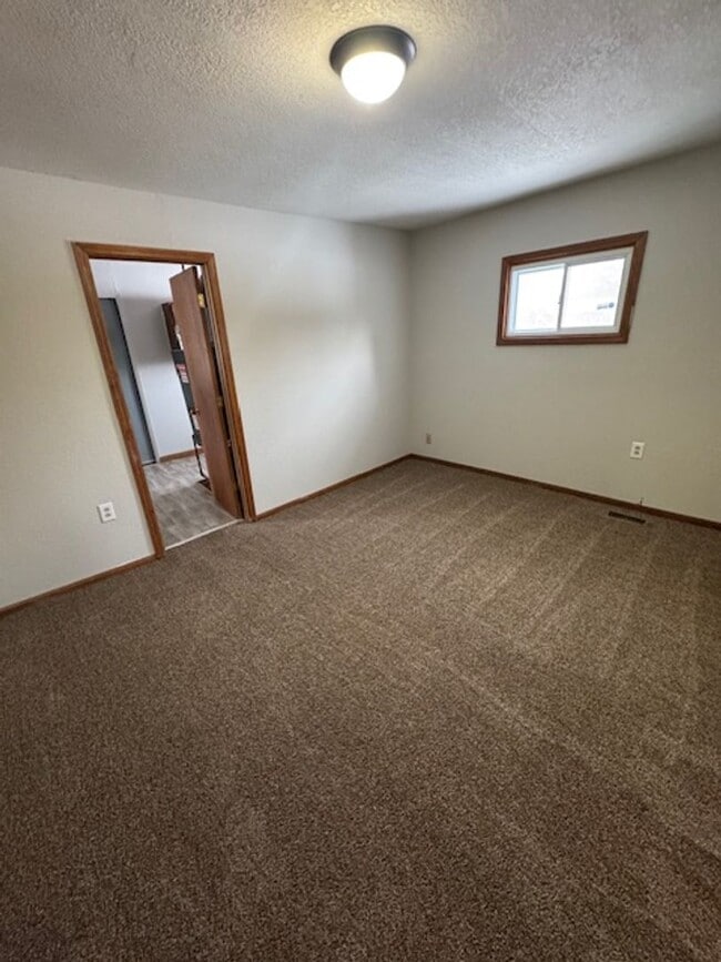 Photo - 4015 E Pettit Ave