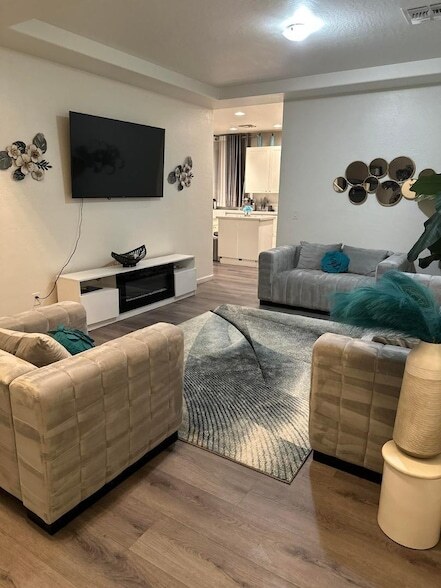 Photo - 6424 N Florence Ave