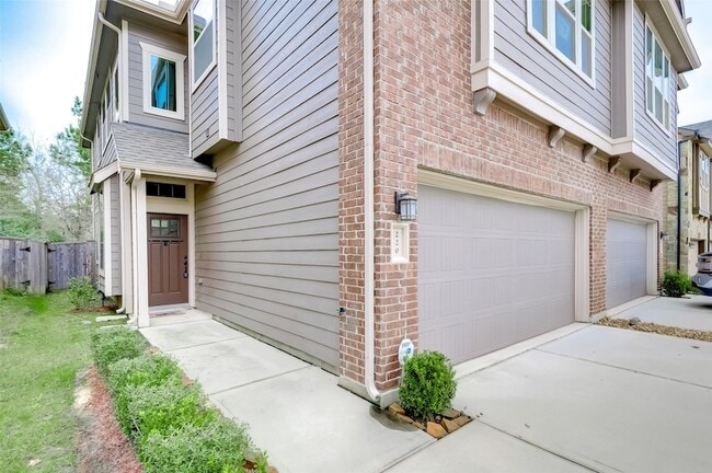 Building Photo - 220 Cheswood Forest Dr Rental