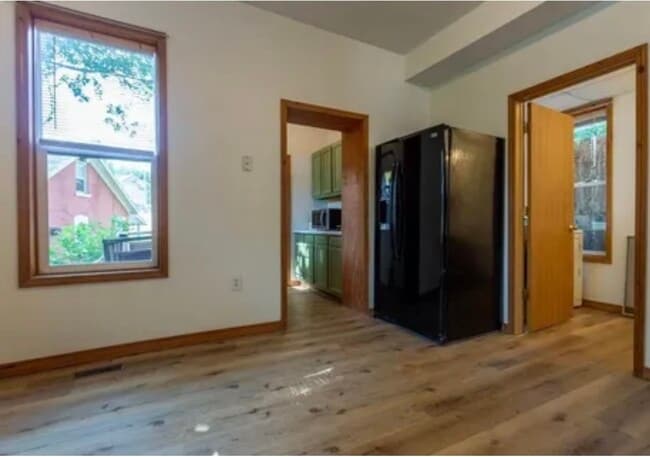 Photo - 945 Spruce St