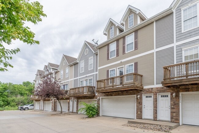 Photo - 2 Bedroom 2 Bathroom Town House - Interior... Unit 6345 Gold Leaf Lane