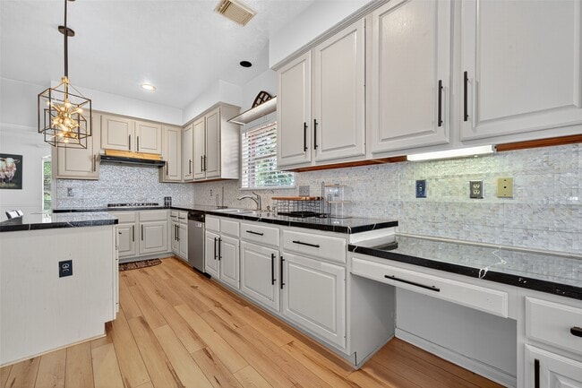 Photo - 3318 Pebble Trace Dr