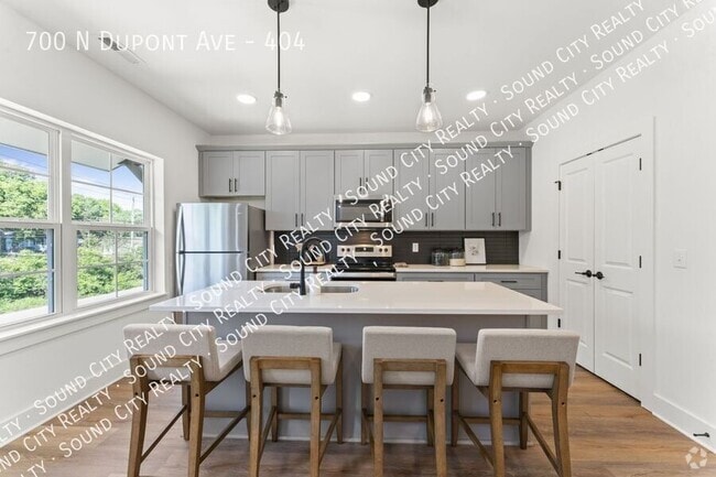 Building Photo - 700 N Dupont Ave Rental