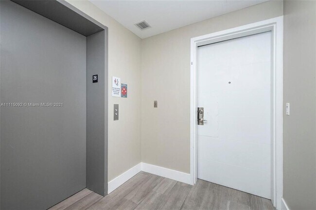 Photo - 16385 Biscayne Blvd