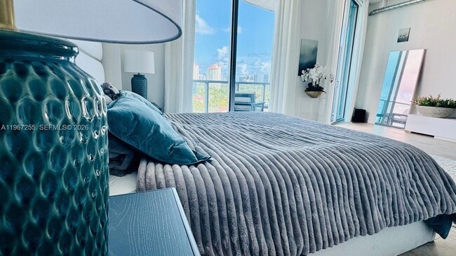 Photo - 3029 NE 188th St Unit 902