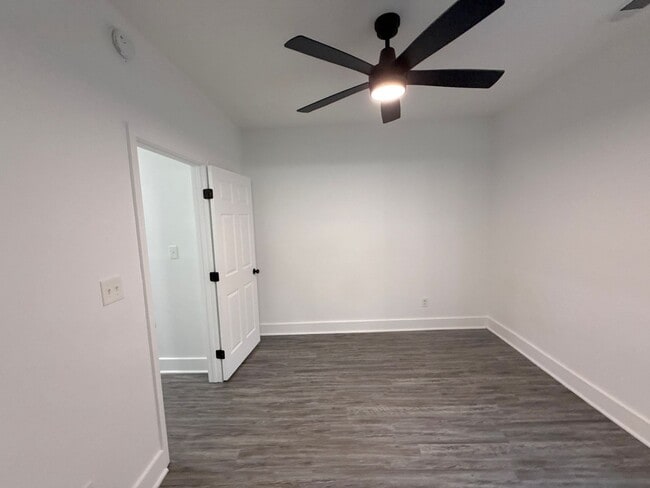 Photo - 760 N McNeil St