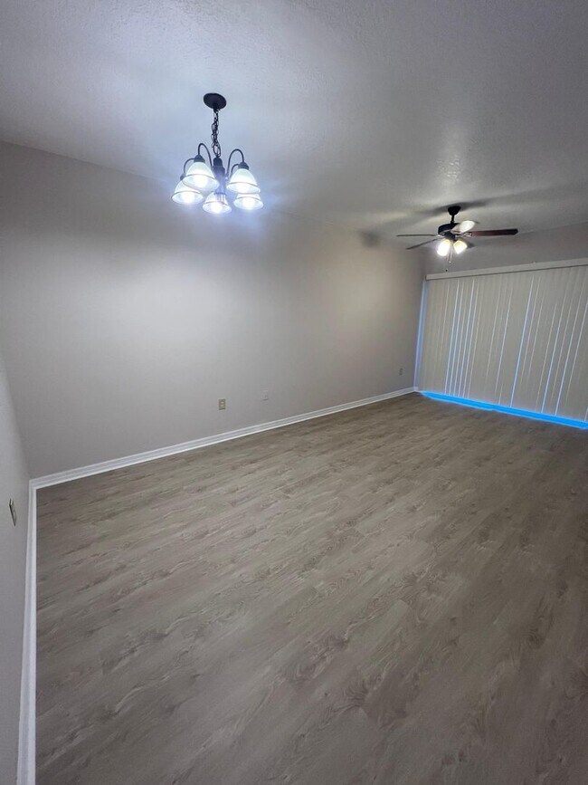 3 bed/2 bath in Villages of Bloomingdale Condo Unit 201 Condo for