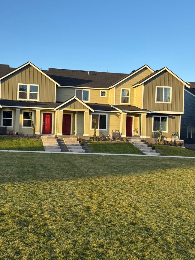 Green space in front of townhouse - 94 E Spirea Ln