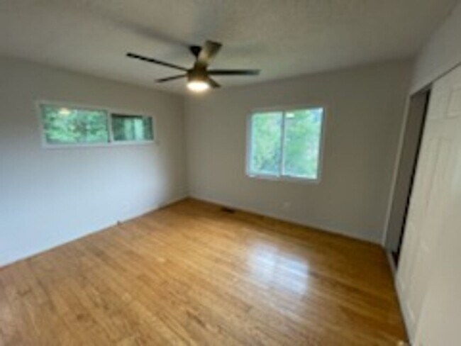 Photo - Large 4 Bedroom 2 Bathroom House for Rent