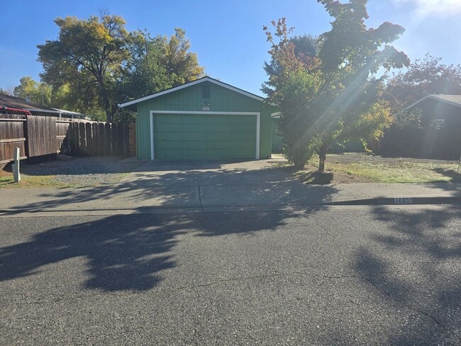 Building Photo - 3 bed 2 bath Single Home for Rent in Grant...