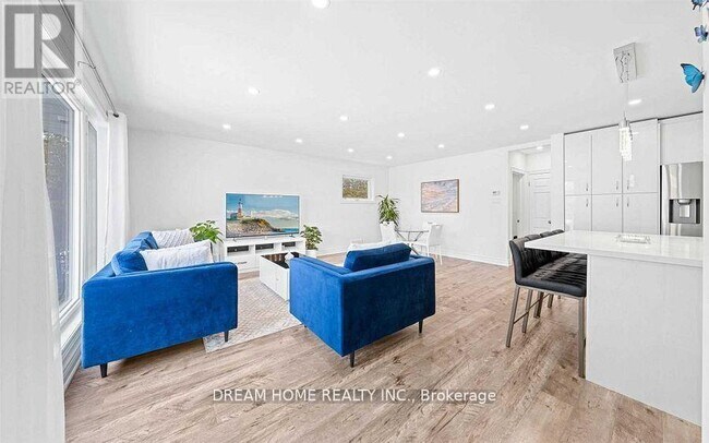 Photo - 302 Crosby Ave