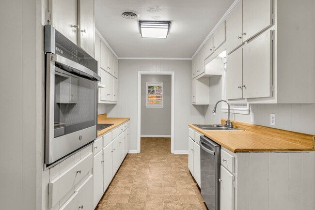 Photo - Renovated 3 Bedroom 2 Bath Home for Rent!