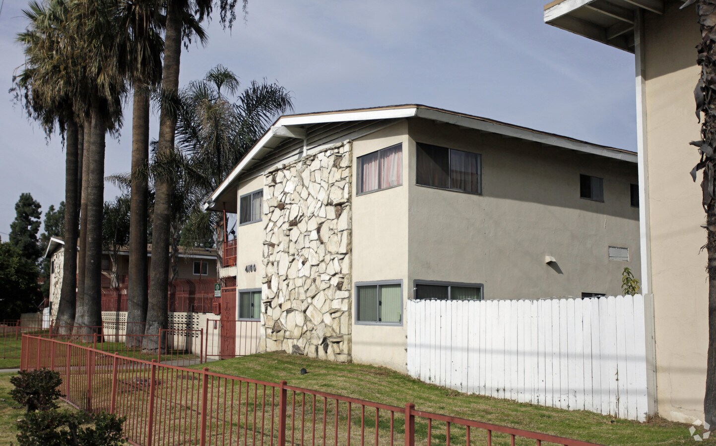 Kingsley Apartments - Kingsley Apartments