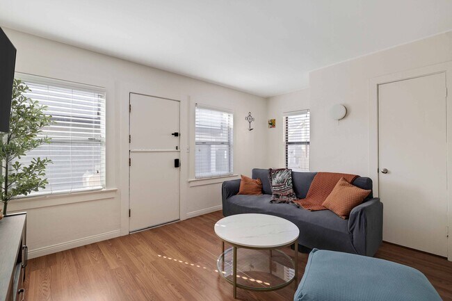 Photo - 1634 Bayview Dr Unit A