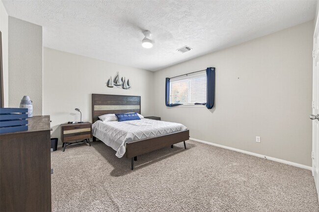 Photo - 155 E Concord Valley Cir
