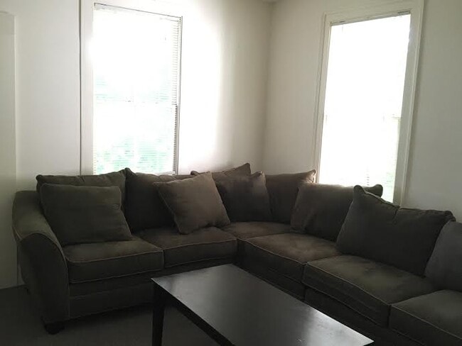 112 Highland Pl
