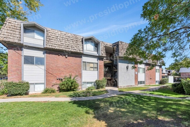 Photo - 1670 Hickory Ln Townhome