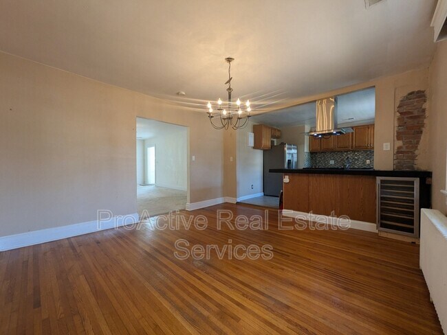 Photo - 1605 Hampton Blvd