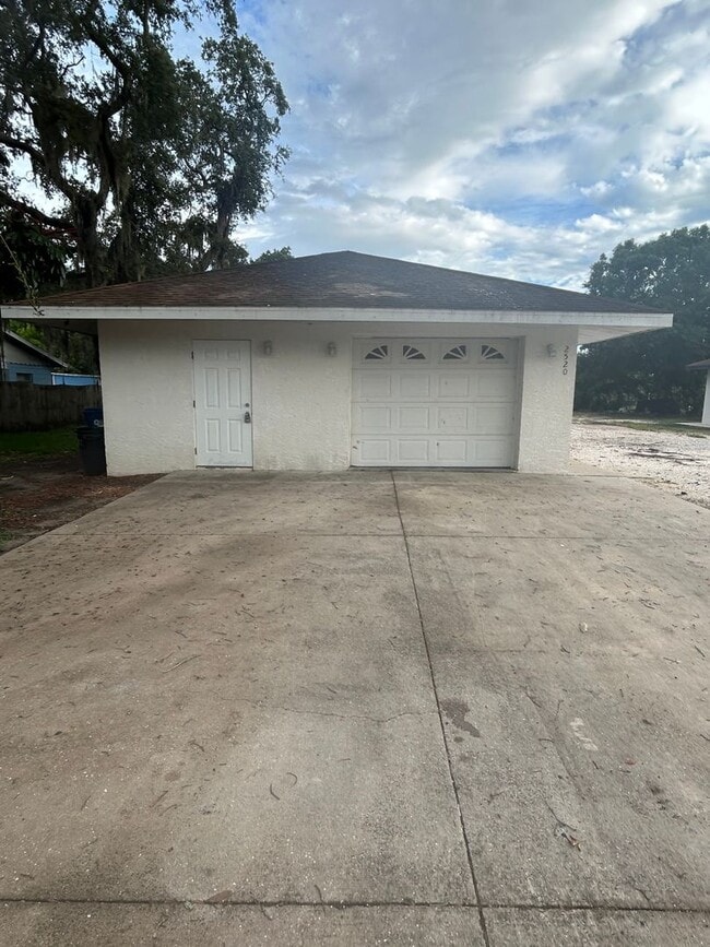 Beautiful Spacious Home with 4 Bedrooms, Y... - Beautiful Spacious Home with 4 Bedrooms, Y...