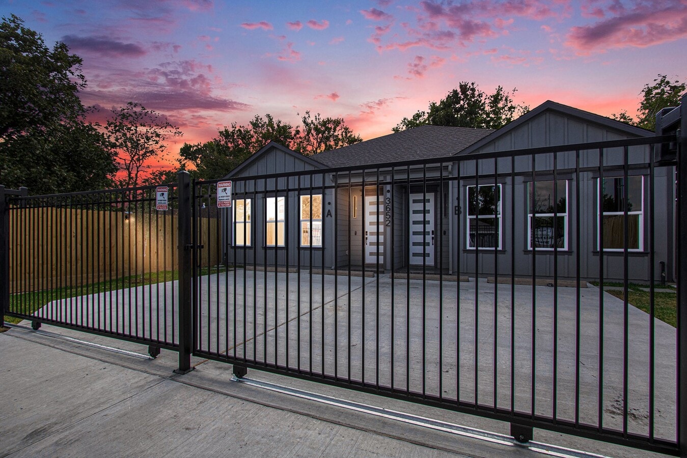 Photo - 3652 Seabrook St