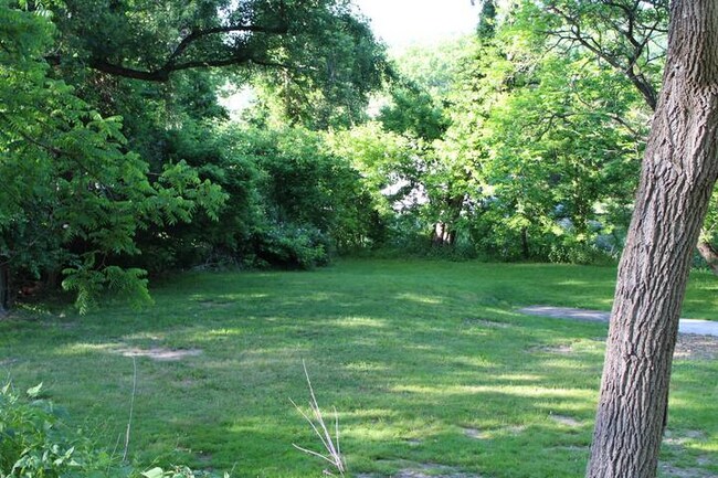 Photo - 4851 River Rd Apartment Unit B