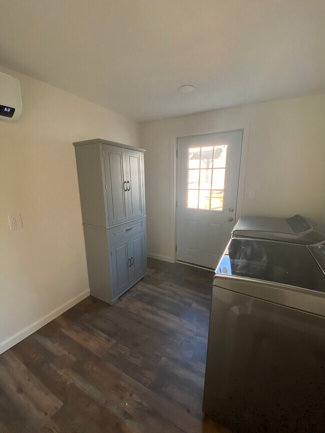 Laundry Room - 256 Main Rd N