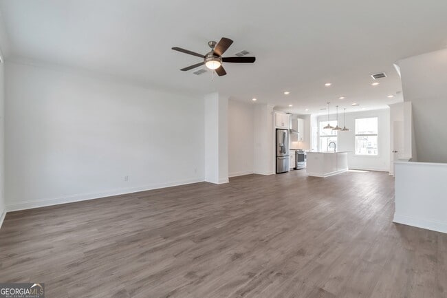 Photo - 1140 Larkin Dr